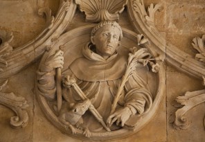 성 도미니코_photo by Lawrence OP_in the Cloister of the Kings in the Dominican priory of San Esteban in Salamanca.jpg